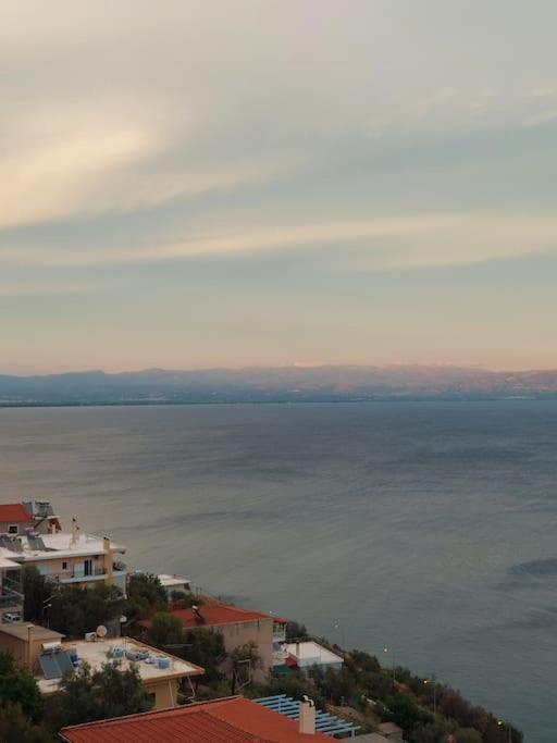 Simply Meraki Gytheian Apt With Panoramic Sea View Gytheio Exterior foto