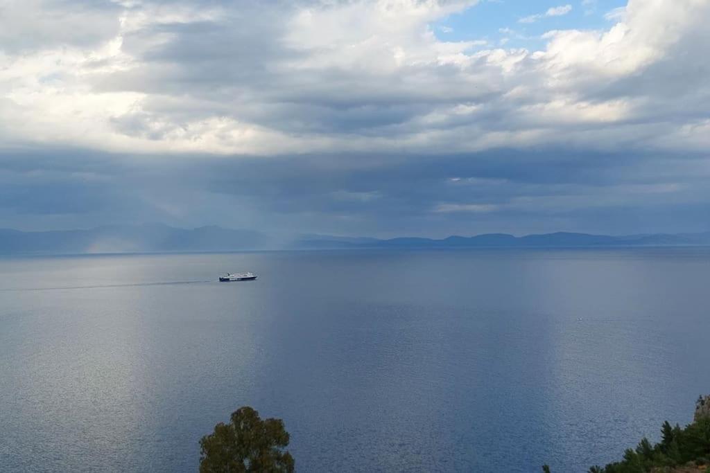 Simply Meraki Gytheian Apt With Panoramic Sea View Gytheio Exterior foto